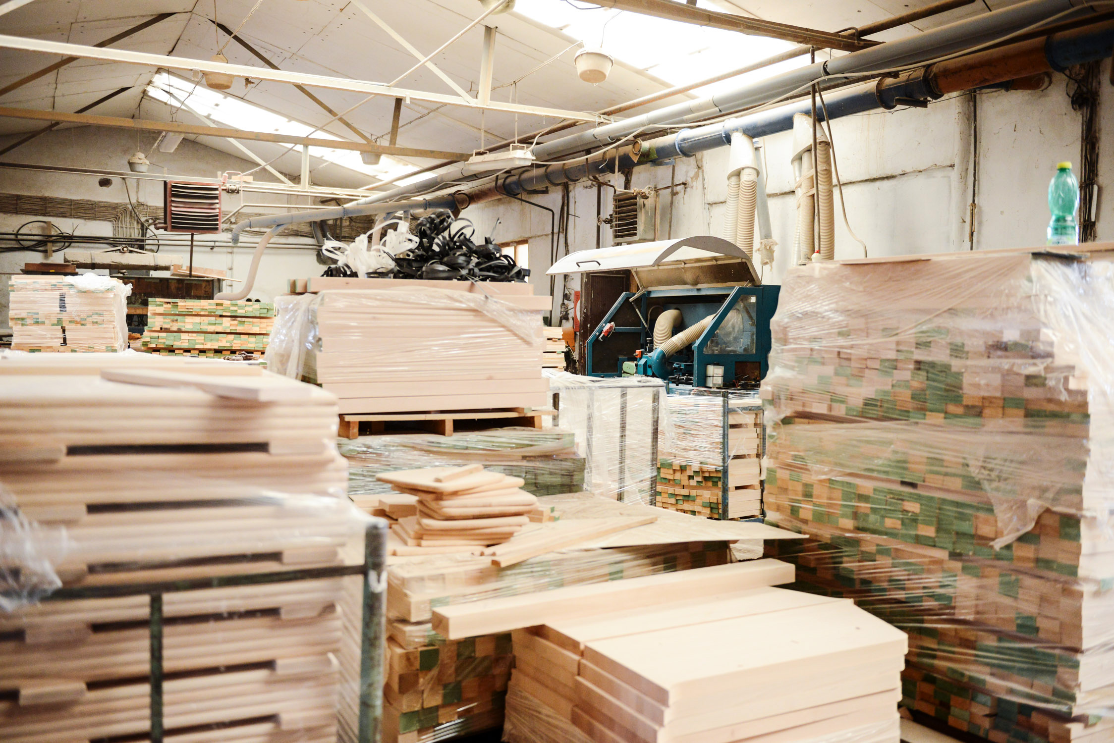Drevokom | Výroba nábytku z bukového masívu - postele, skrine, komody, skrine | Výroba